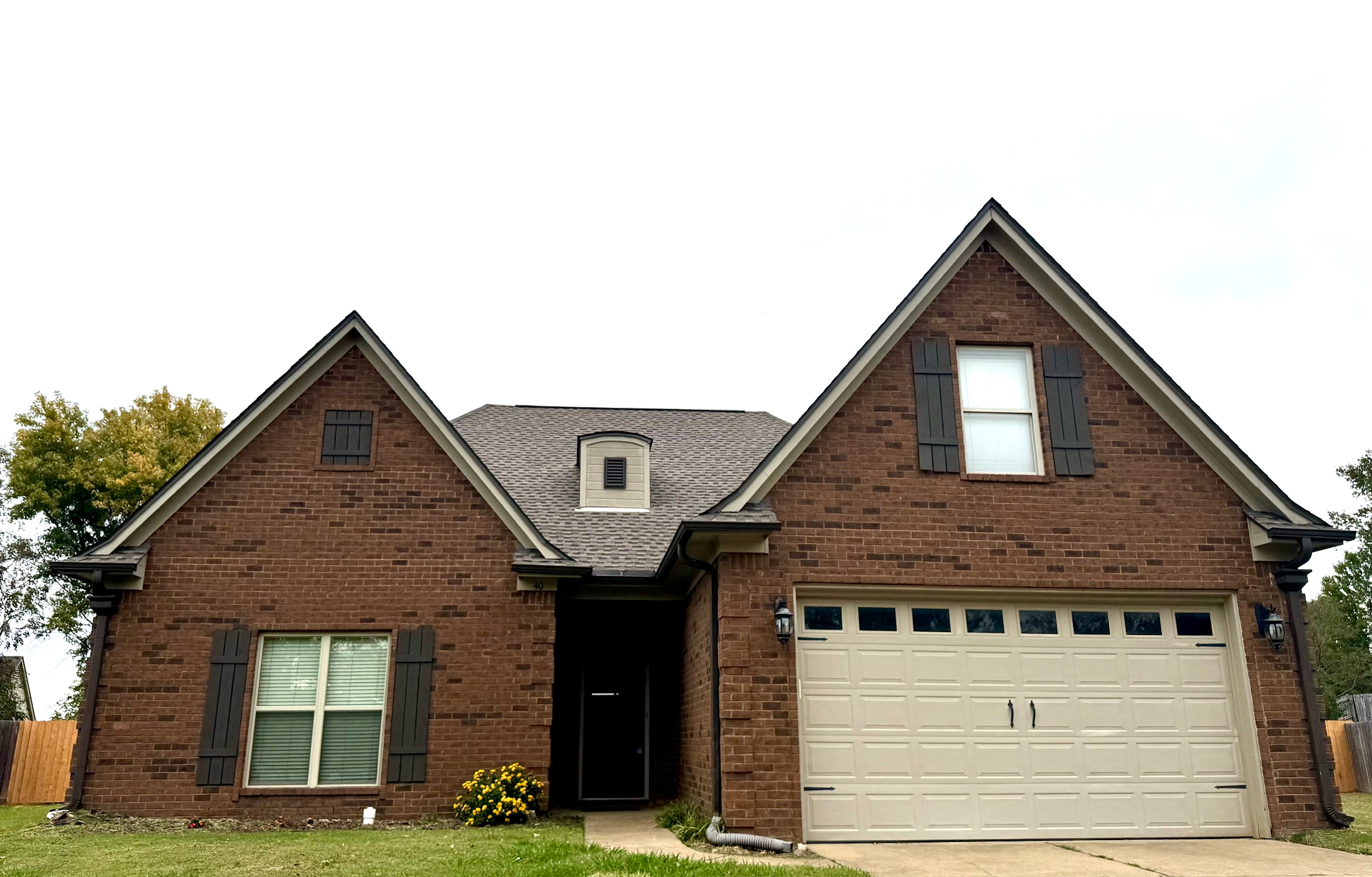 40 LAKE FRONT DR N